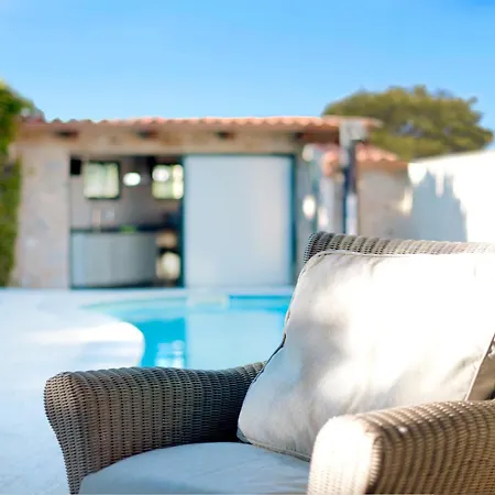 Rest House Villa *